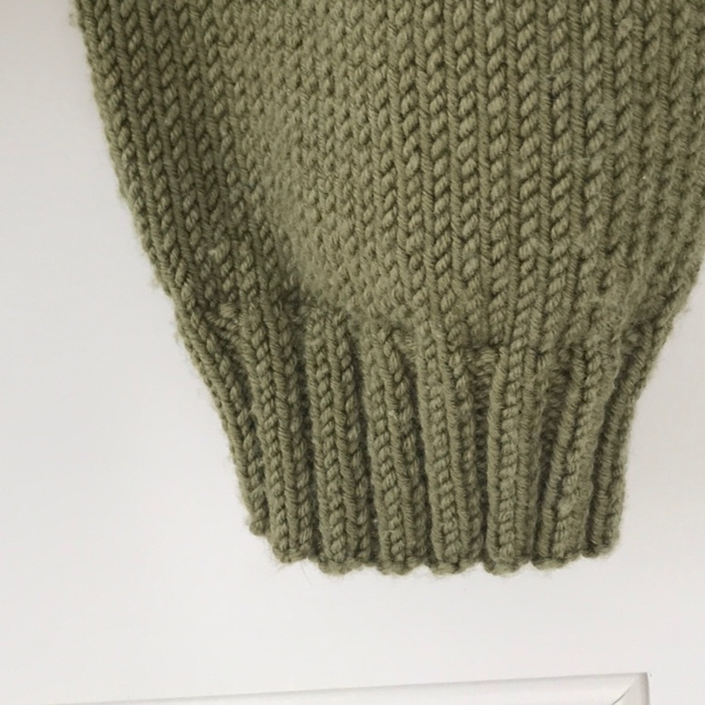 Green Sweater - Picture 4 of 7